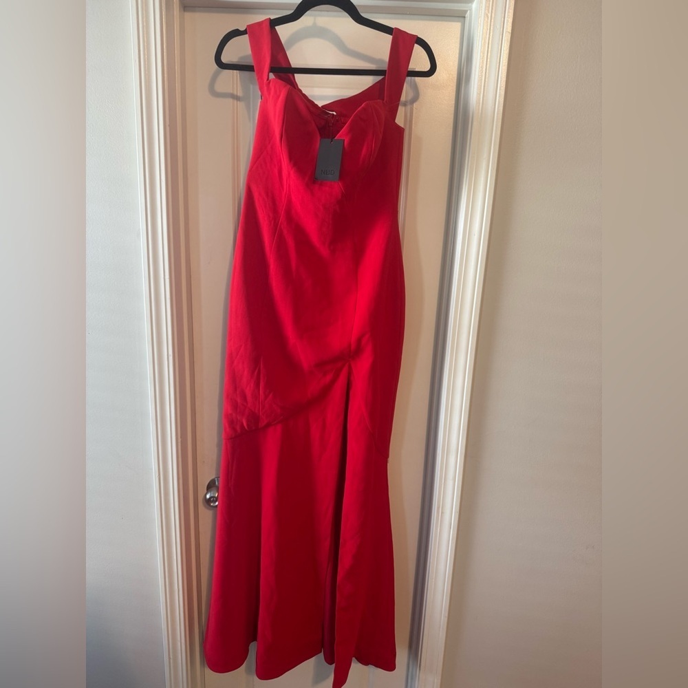 NBD NWT  REVOLVE Maracuya gown in redsize small Sexy off shoulder cut out leg - Picture 5 of 8